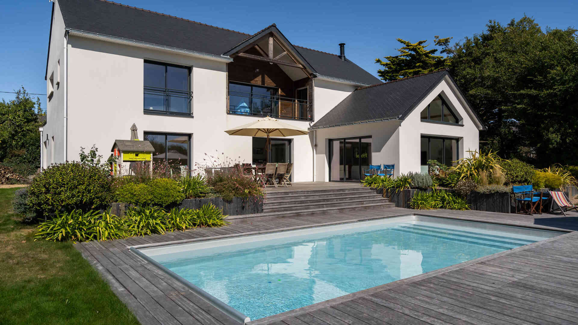 Maisons hautes performances énergétiques avec piscine